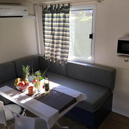 Mobile Homes Comfort Elba Zelena Laguna פורץ