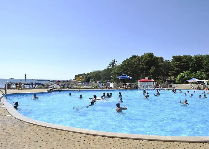 Vakantiepark Mobile Homes Comfort Elba Zelena Laguna 4*
